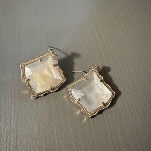 Kendra Scott Kirsten Drop Earrings in Gold
